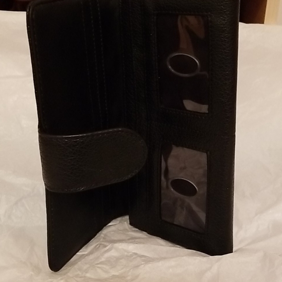 - Wallet - Picture 4 of 11